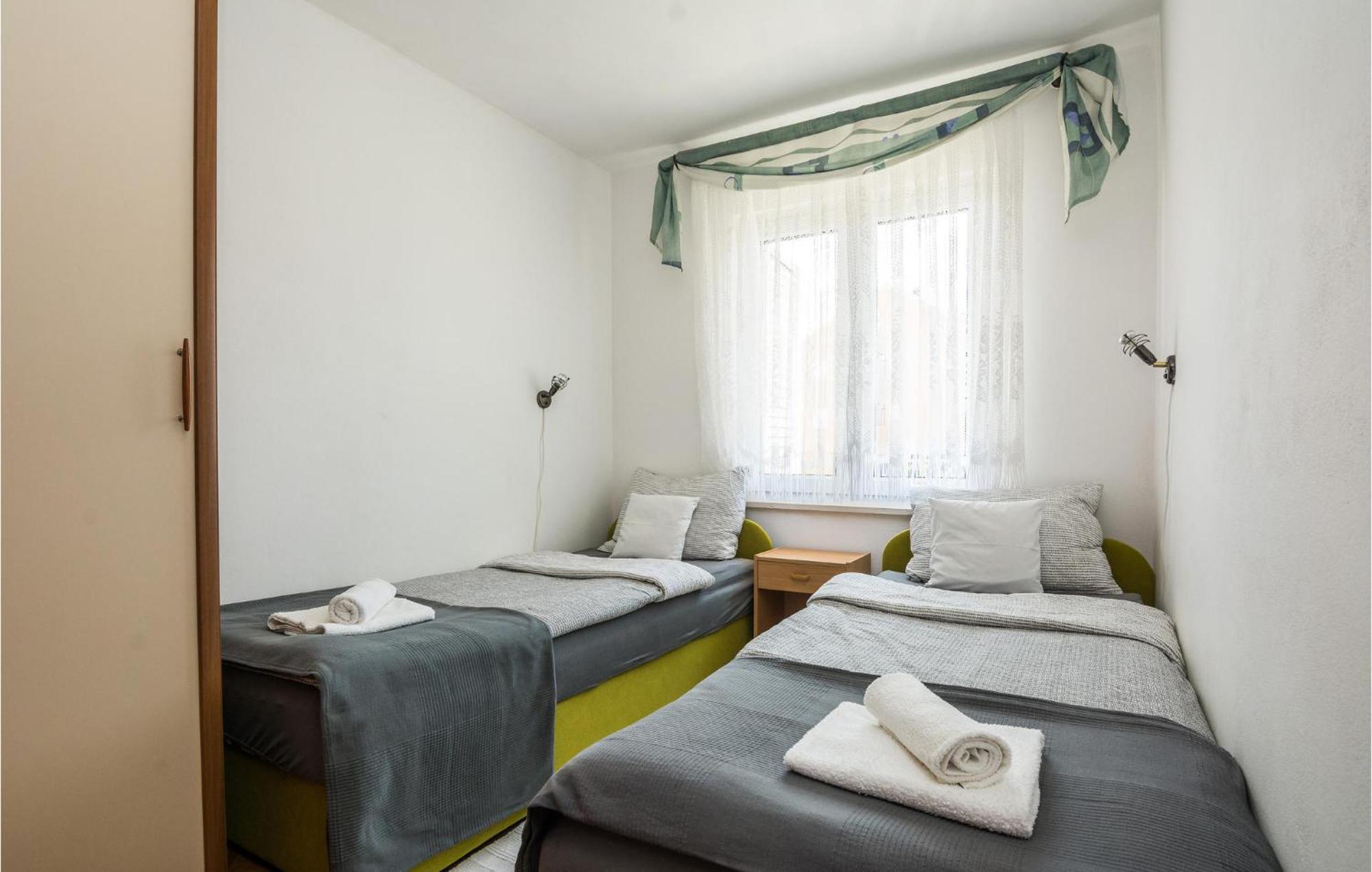 Beautiful Apartment In Privlaka With Kitchen Buitenkant foto